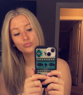 Profile picture of Julia Winkel