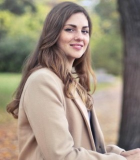 Profile picture of Mila Davis